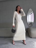 Ribbed Knit V-Neck Long Sleeve Maxi Dress
