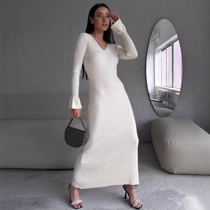 Ribbed Knit V-Neck Long Sleeve Maxi Dress