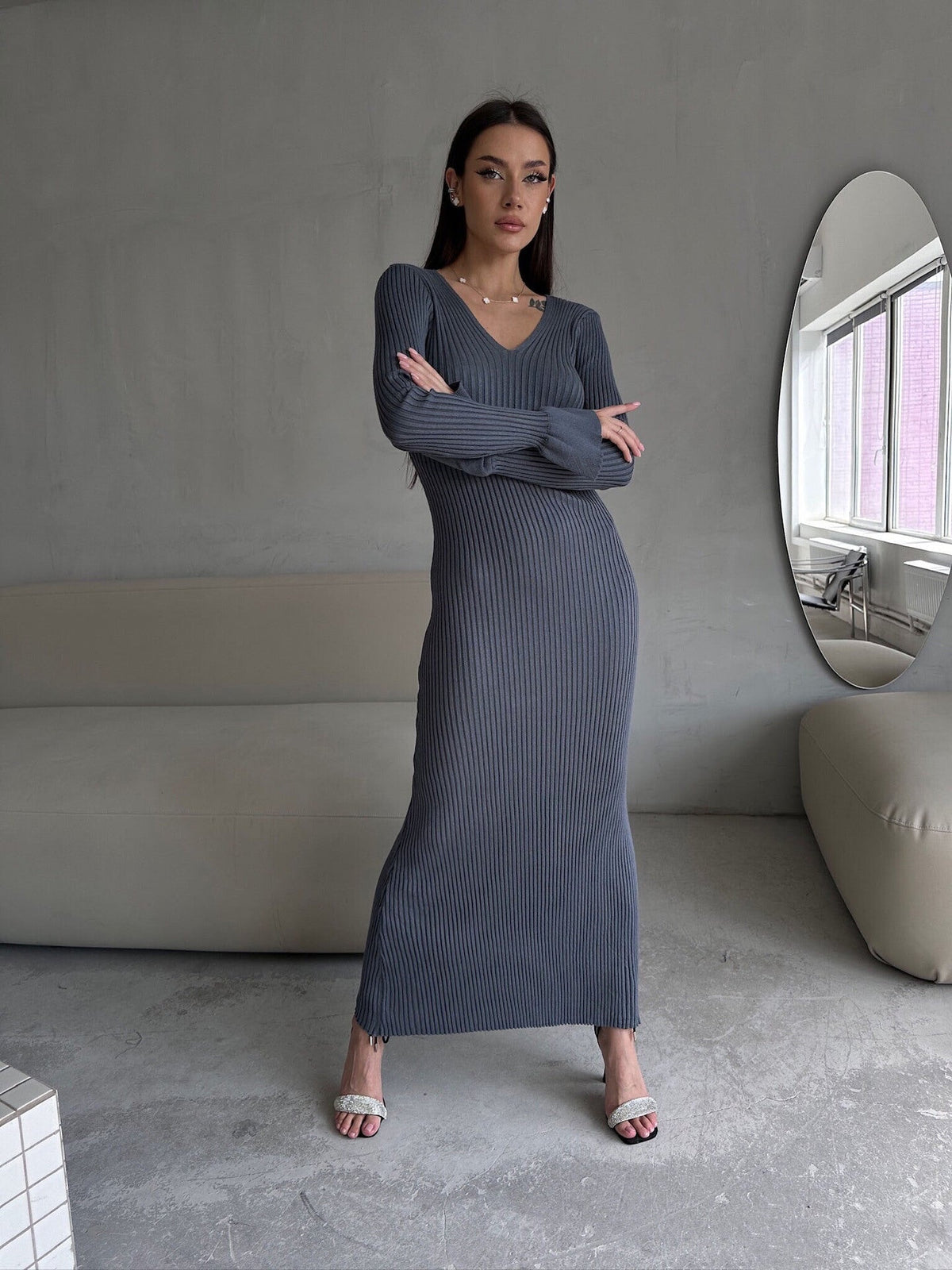 Ribbed Knit V-Neck Long Sleeve Maxi Dress