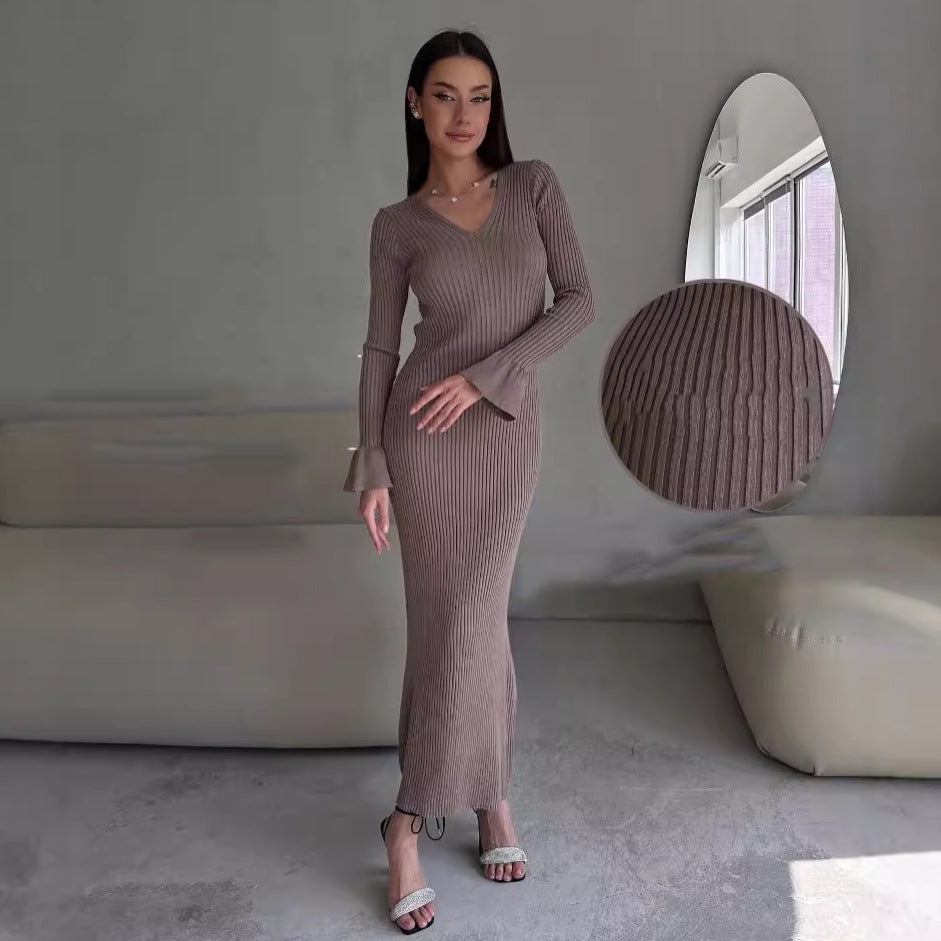Ribbed Knit V-Neck Long Sleeve Maxi Dress